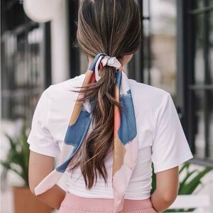 Floral hair accessory - Versatile!